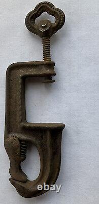 1800s Sewing Bird Eating Fish Cast Iron Clamp Victorian Vintage Old Antique
