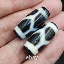 AA 2 Antique Vintage Old Himalayan Indo Tibetan Agate Beads Unique pattern 2