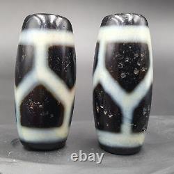 AA 2 Antique Vintage Old Himalayan Indo Tibetan Agate Beads Unique pattern 2