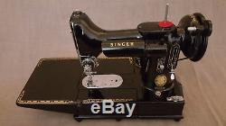 Antique Old Vintage Featherweight Singer sewing machine Model 222k