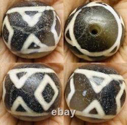 Antique Rare Old agate Powerful Roman Stripes unique Antique Bead