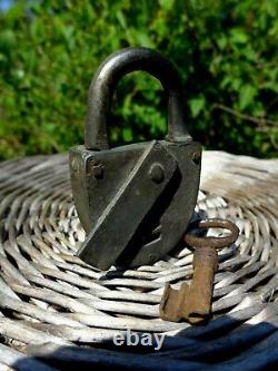 Antique Vintage Old Padlock Working Order With Key Collector Unique 03-01