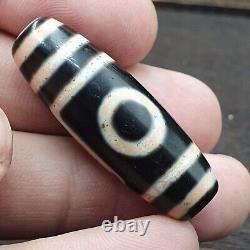 Beautiful Protective Bead Amulet Vintage Old Indo Tibetan Agate pure Eyes