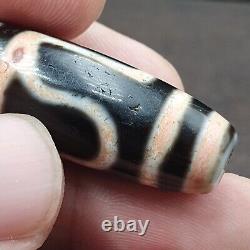 Beautiful Protective Bead Amulet Vintage Old Indo Tibetan Agate pure Eyes