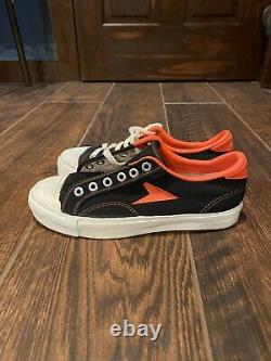 New Old School Vintage Black Wilson Hotshot Bata Mens 7 1/2 Canvas Sneakers USA