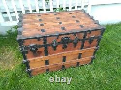 Steamer trunk Old wood trunk French steamer trunk 1900s
