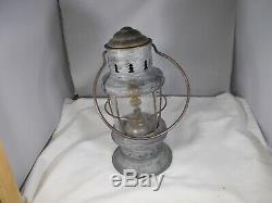 Vintage Antique Old Kerosene Skaters Lantern Lamp With Original Globe Working