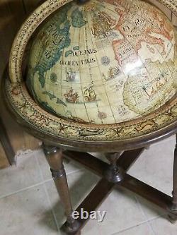Vintage Big Old World Zona Fredda Settentrionale Globe withStand, Lift Up, Spin