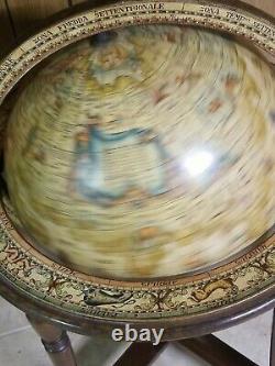 Vintage Big Old World Zona Fredda Settentrionale Globe withStand, Lift Up, Spin