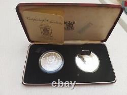 Vintage Old Antique Silver solid Republic Venezuela pair uncirlated case