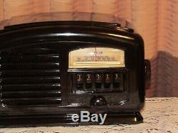 Vintage old Bakelite antique tube radio Mdl 04BR513B A Real Beauty