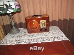 Vintage old wood antique tube radio Emerosn Mdl 315 Very Collectable Radio here