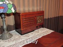 Vintage old wood antique tube radio Emerson model DP 332 Stunning piece here