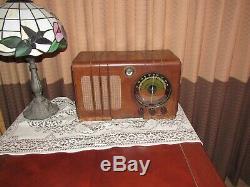 Vintage old wood antique tube radio General