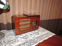 Vintage old wood antique tube radio Musicaire Mdl 842 Restored