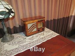 Vintage old wood antique tube radio PHILCO Mdl 39-7 Beautiful