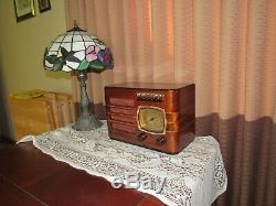 Vintage old wood antique tube radio PHILCO Mdl 39-7 T Beautiful