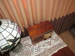 Vintage old wood antique tube radio PHILCO Mdl 39-7 T Beautiful