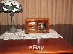 Vintage old wood antique tube radio ZENITH Mdl 6-S-525 Stunning Radio Here