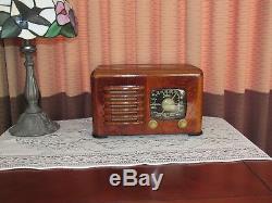 Vintage old wood antique tube radio ZENITH model 6D525 The Toaster