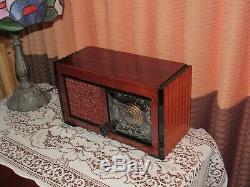 Vintage old wood antique tube radio Zenith Mdl 5D027 VG Player