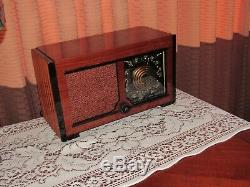 Vintage old wood antique tube radio Zenith Mdl 5D027 VG Player