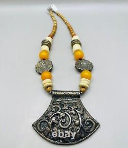 Wonderful unique Antique vintage, Stunning amber Silver Unique old necklace