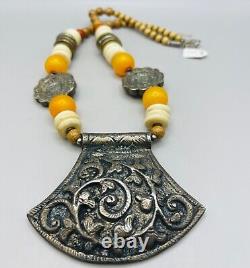 Wonderful unique Antique vintage, Stunning amber Silver Unique old necklace