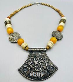 Wonderful unique Antique vintage, Stunning amber Silver Unique old necklace